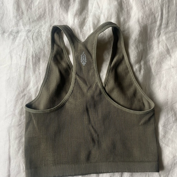 Free People Workout top - Picture 3 of 3